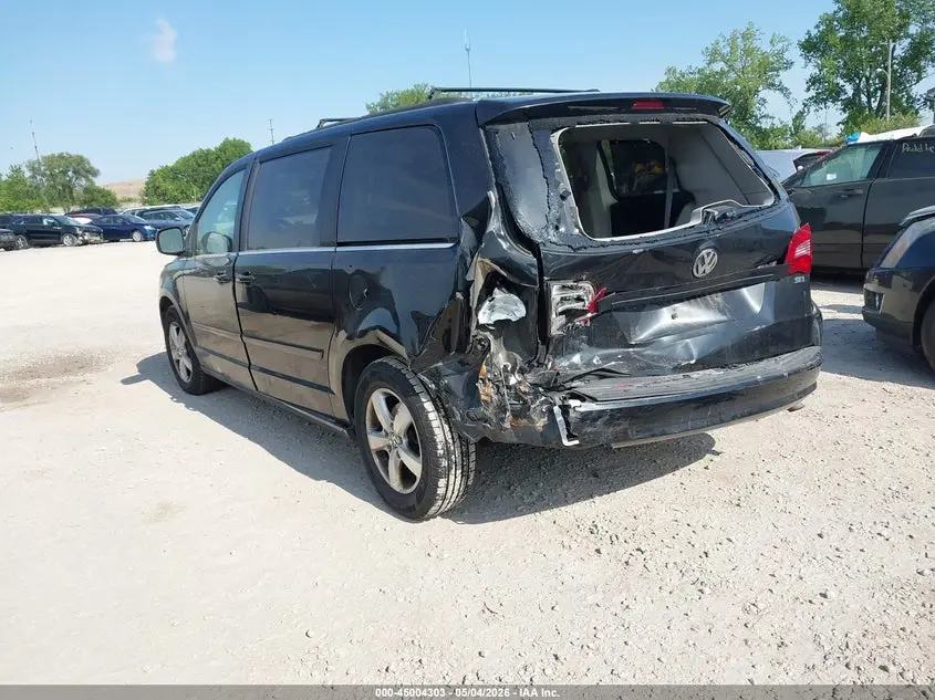 2011 VOLKSWAGEN ROUTAN SEL