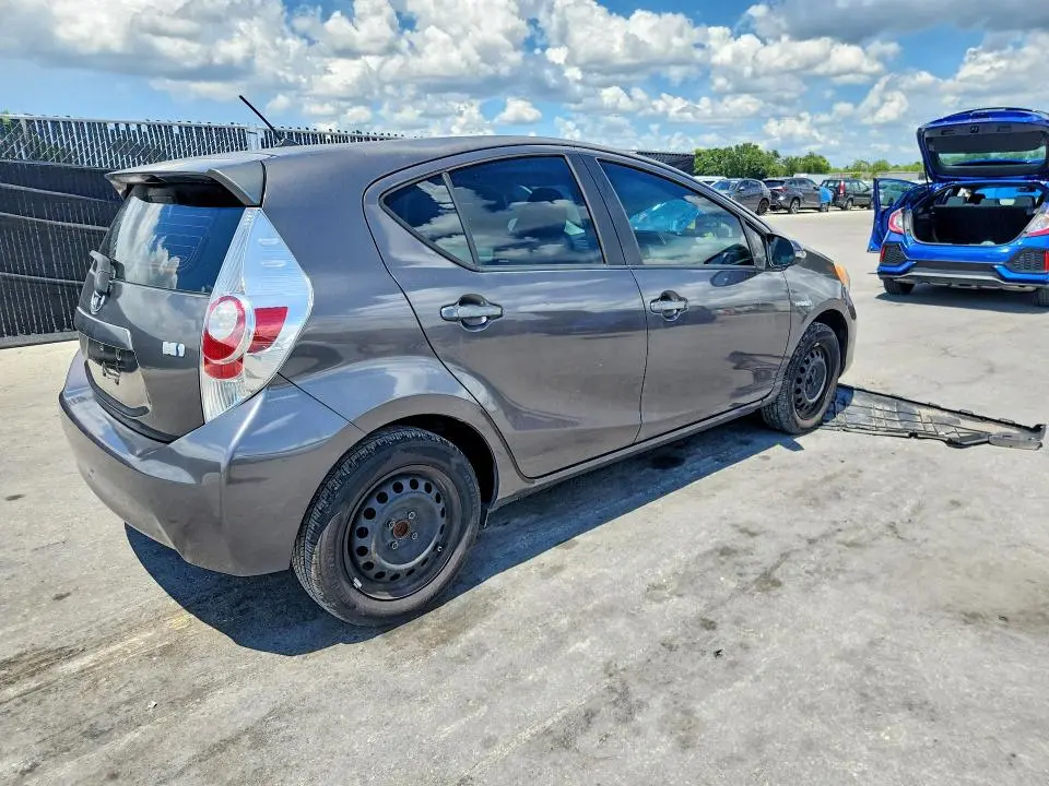 2013 TOYOTA PRIUS C TWO  