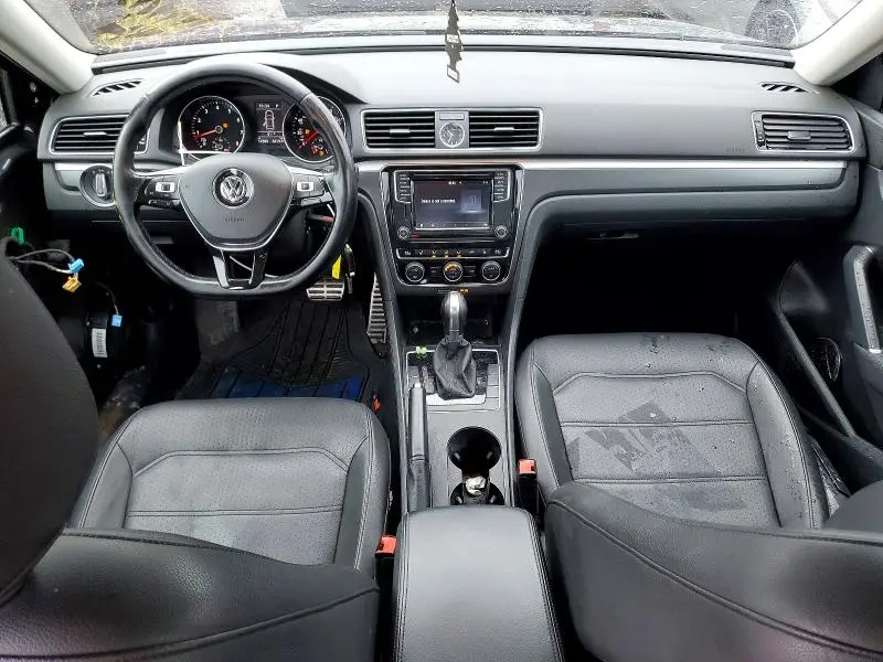 2017 VOLKSWAGEN PASSAT R-LINE  