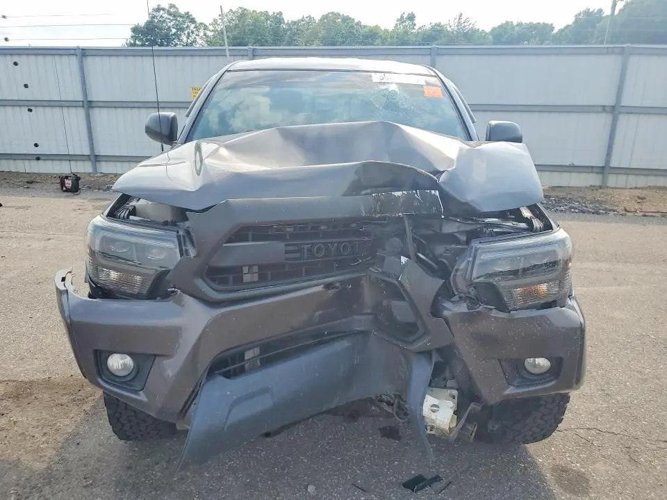 2015 TOYOTA TACOMA V6  
