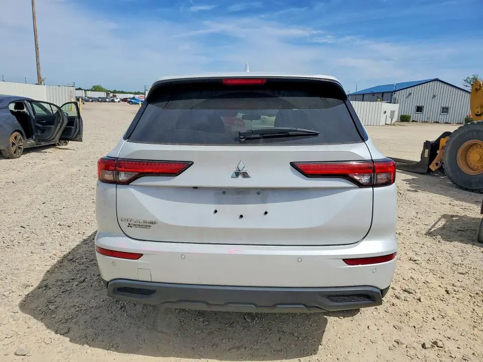 2023 MITSUBISHI OUTLANDER ES  