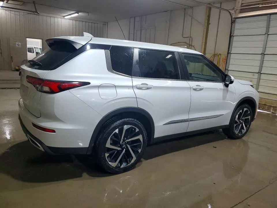 2022 MITSUBISHI OUTLANDER ES  