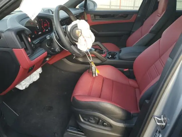 2025 PORSCHE CAYENNE GTS COUPE  