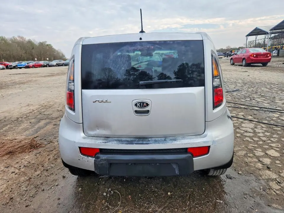 2011 KIA SOUL +  