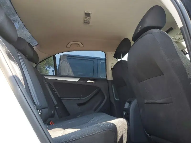 2013 VOLKSWAGEN JETTA SE  