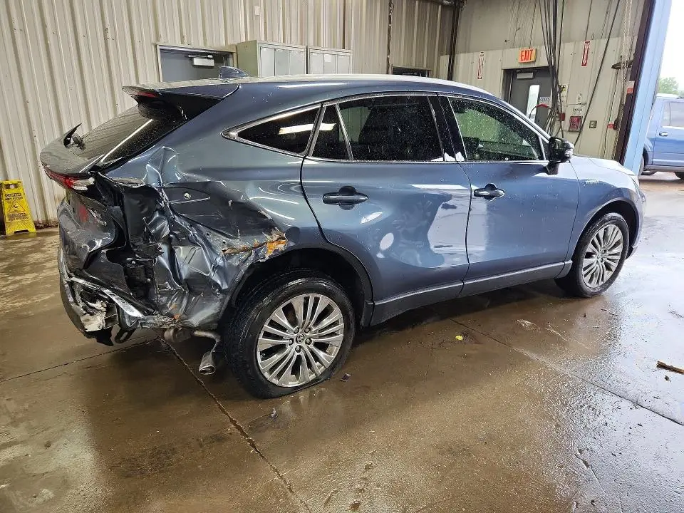2021 TOYOTA VENZA XLE  