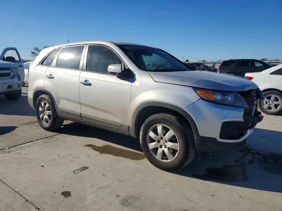 2013 KIA SORENTO LX  