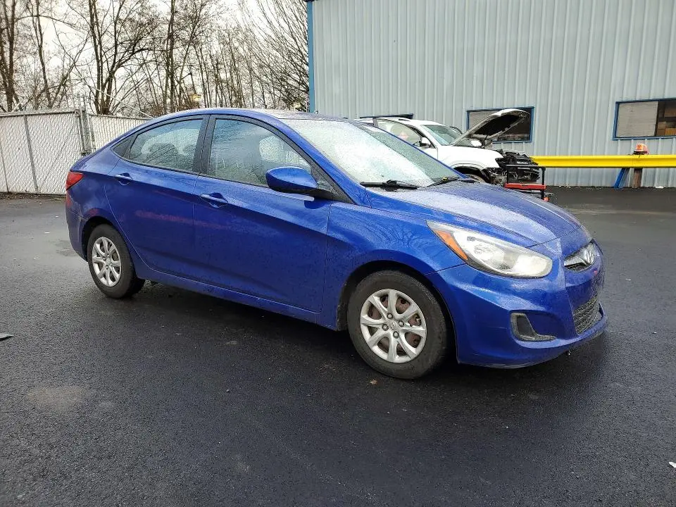 2013 HYUNDAI ACCENT GLS  