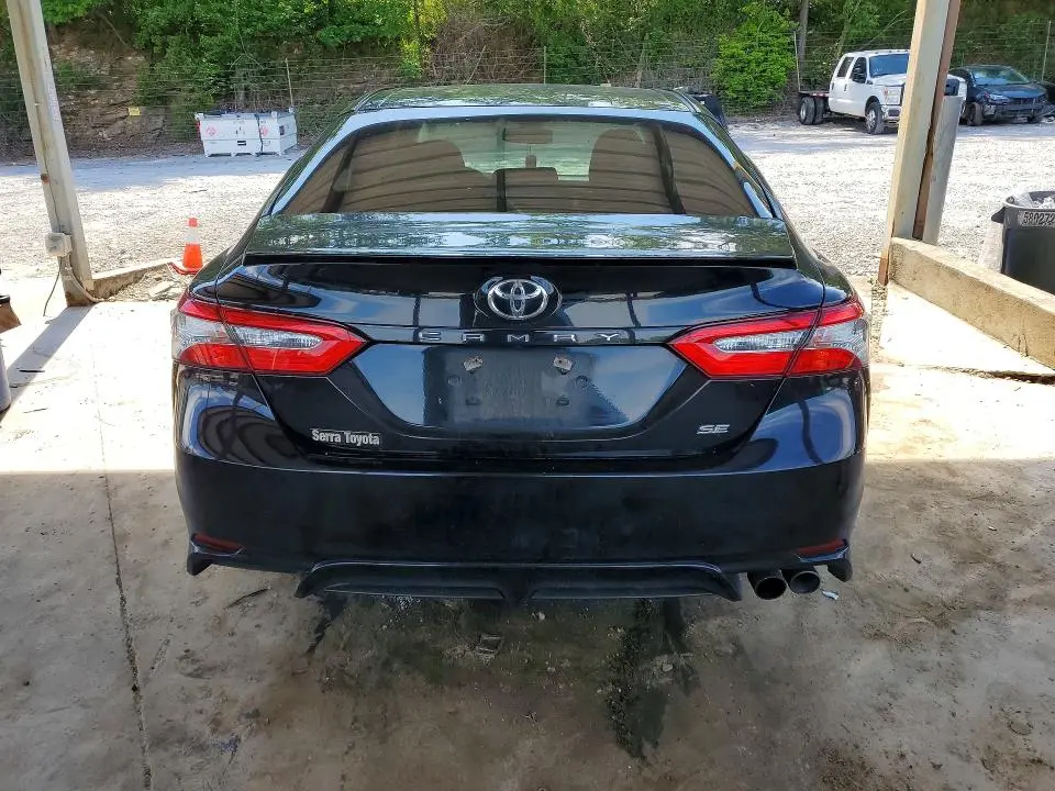 2018 TOYOTA CAMRY SE  