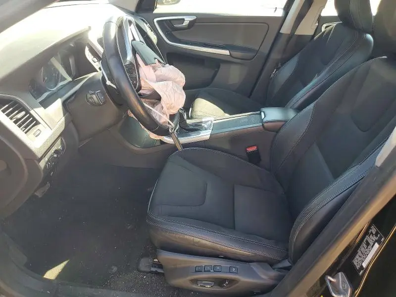 2016 VOLVO XC60 T5  