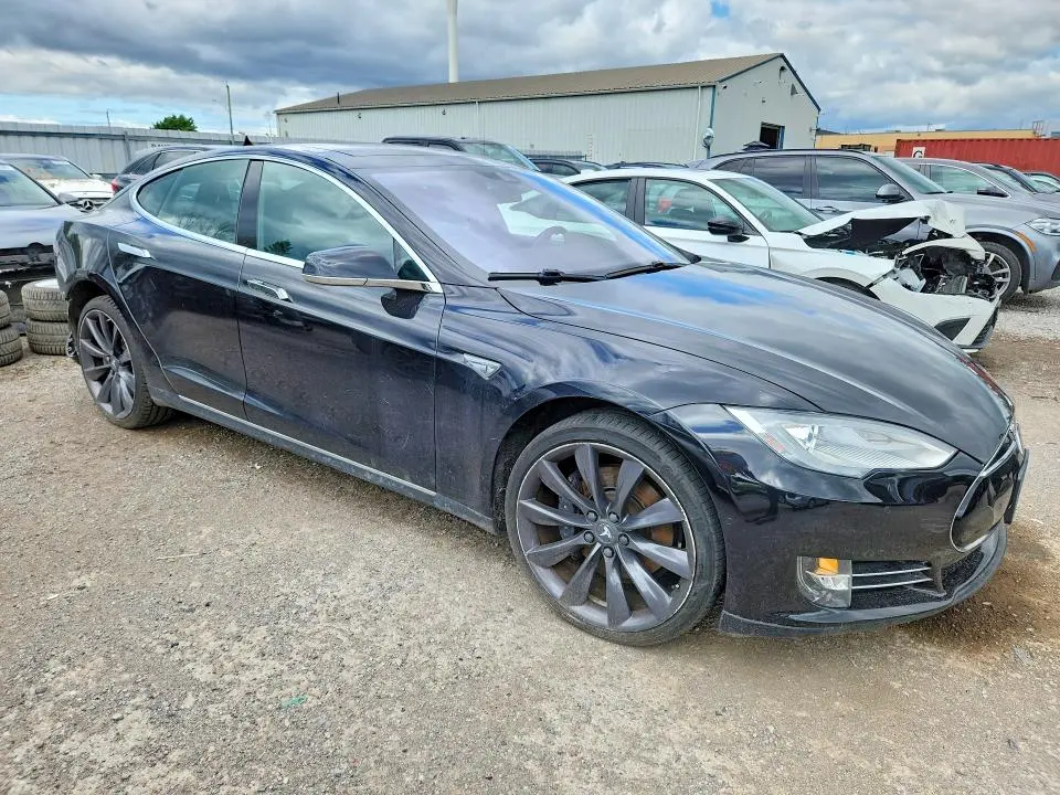 2015 TESLA MODEL S 70D  