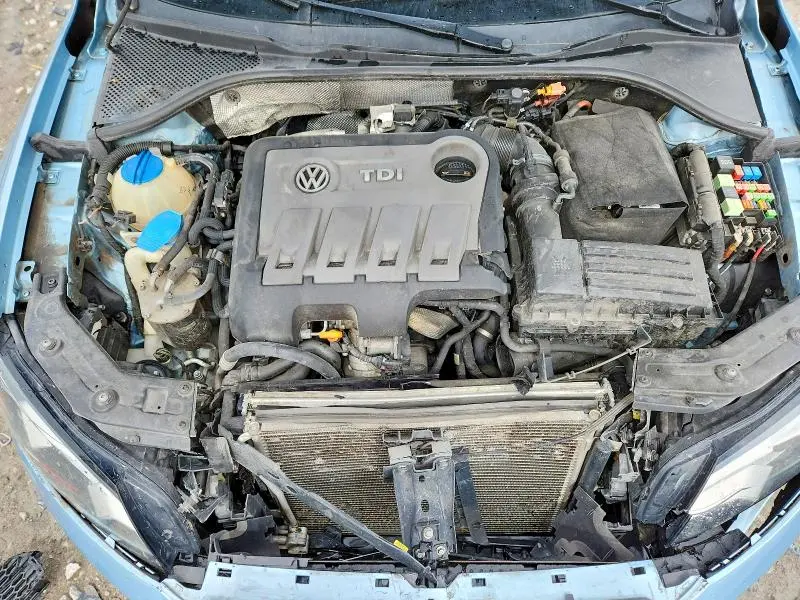 2013 VOLKSWAGEN PASSAT SE  