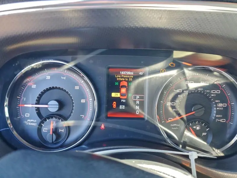 2013 DODGE CHARGER SE  