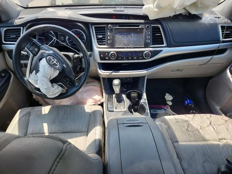 2019 TOYOTA HIGHLANDER LE PLUS  