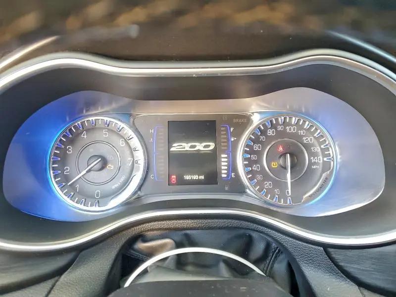 2016 CHRYSLER 200 LIMITED  