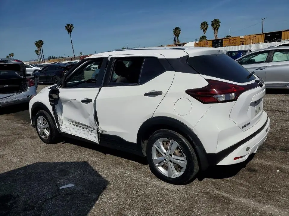 2022 NISSAN KICKS S  