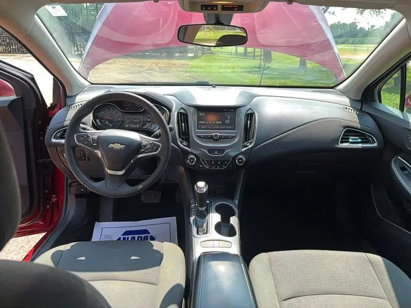 2017 CHEVROLET CRUZE LT  