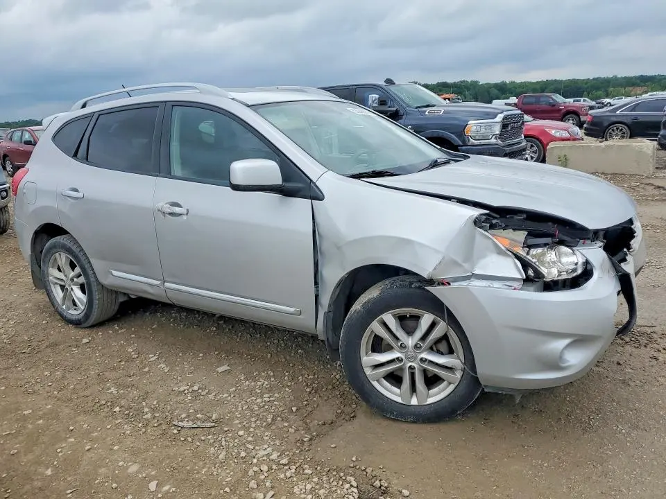 2013 NISSAN ROGUE S  