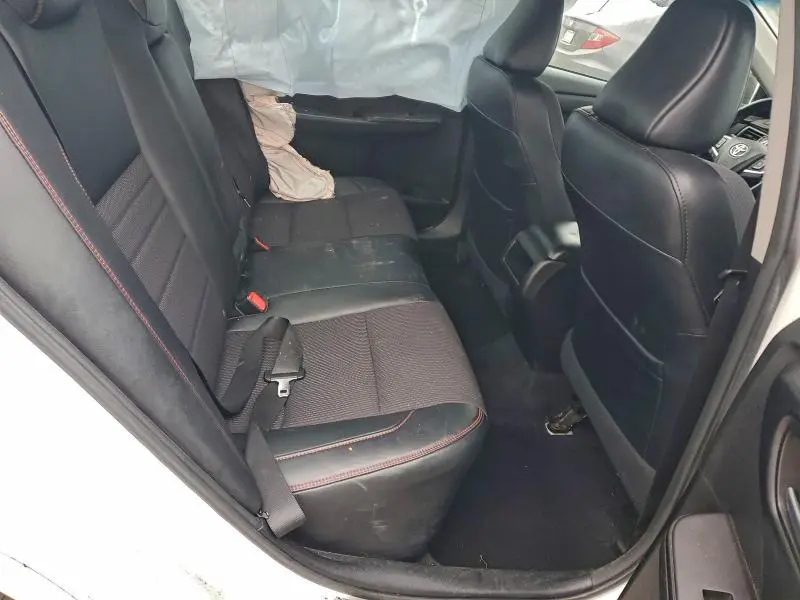 2016 TOYOTA CAMRY SE  
