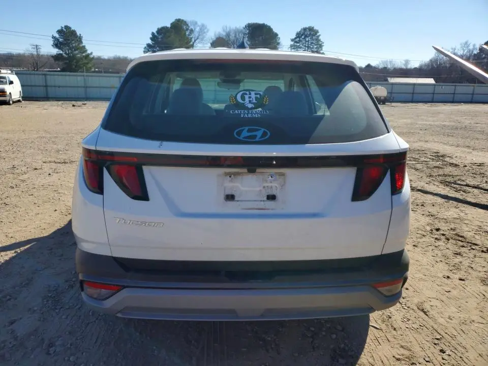 2025 HYUNDAI TUCSON SE  