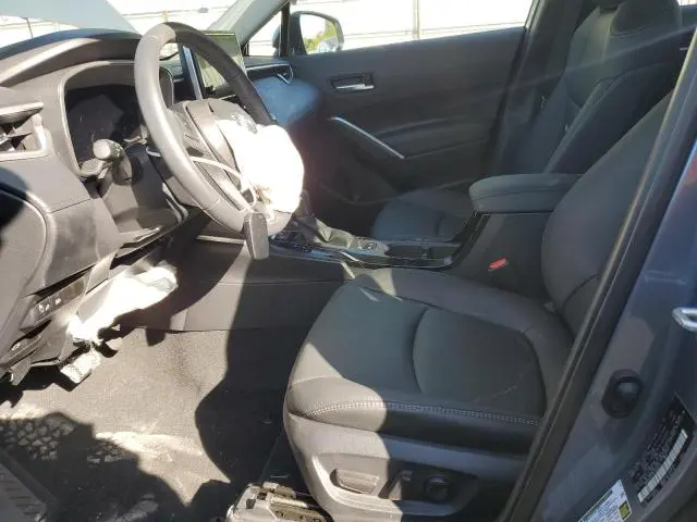 2024 TOYOTA COROLLA CROSS XLE  