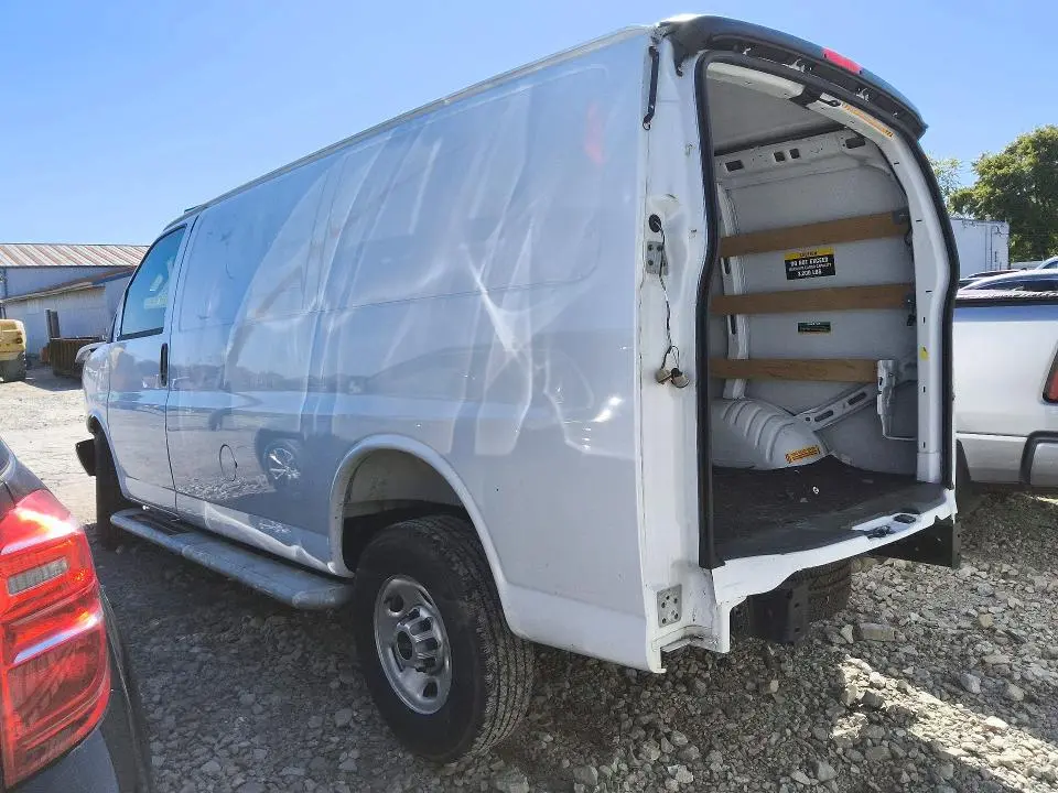 2025 GMC SAVANA G2500  