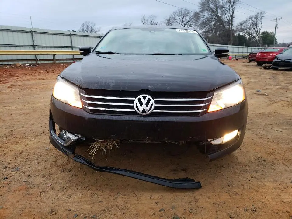2015 VOLKSWAGEN PASSAT SE  