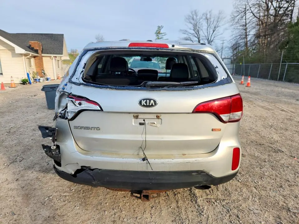 2014 KIA SORENTO LX  