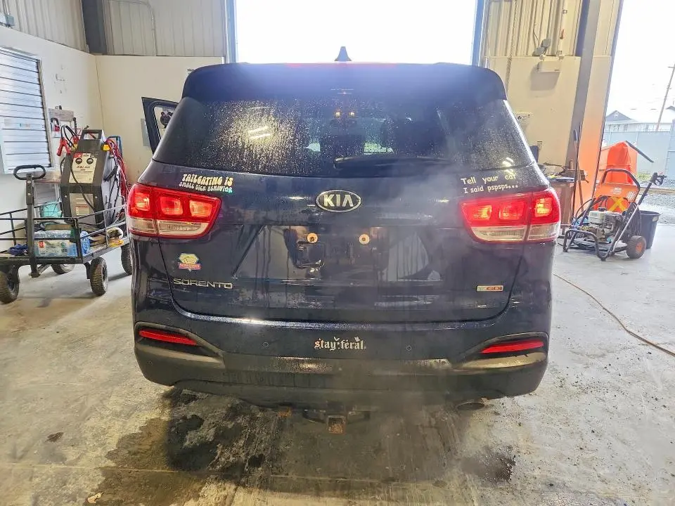 2017 KIA SORENTO LX  