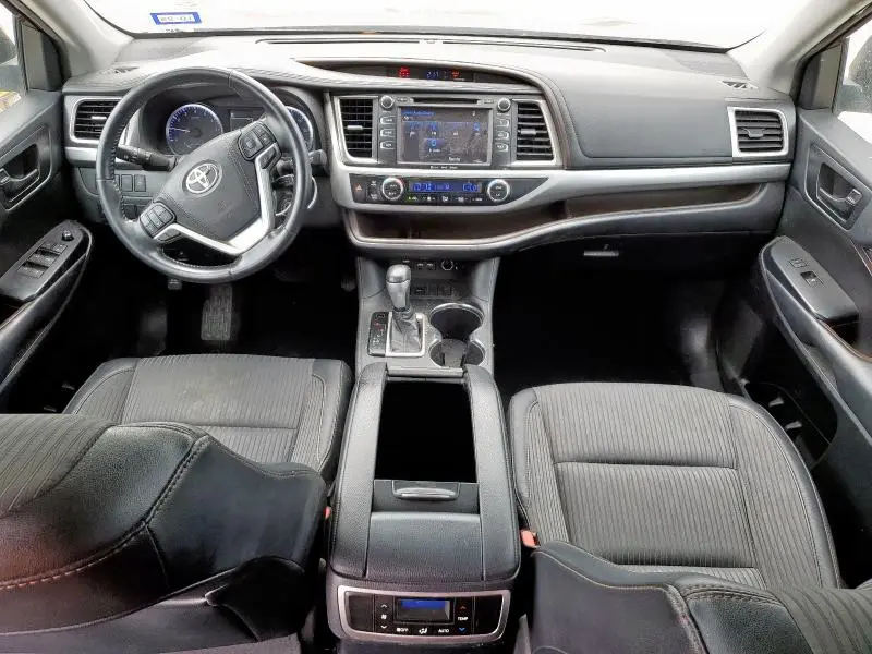 2019 TOYOTA HIGHLANDER LE  