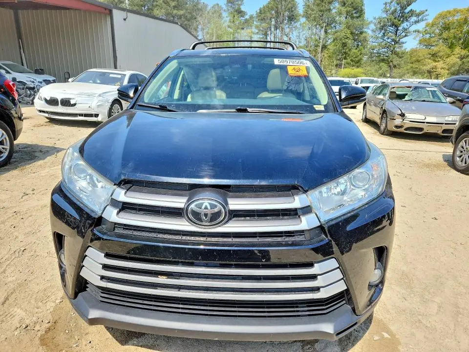 2019 TOYOTA HIGHLANDER XLE  