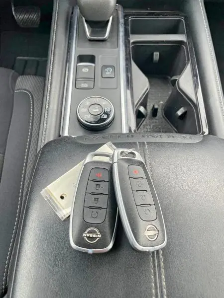 2023 NISSAN PATHFINDER SV  