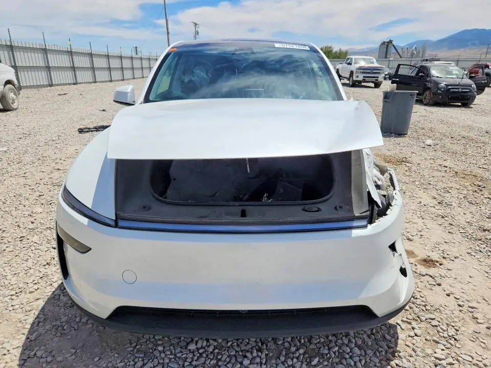 2026 TESLA MODEL Y   