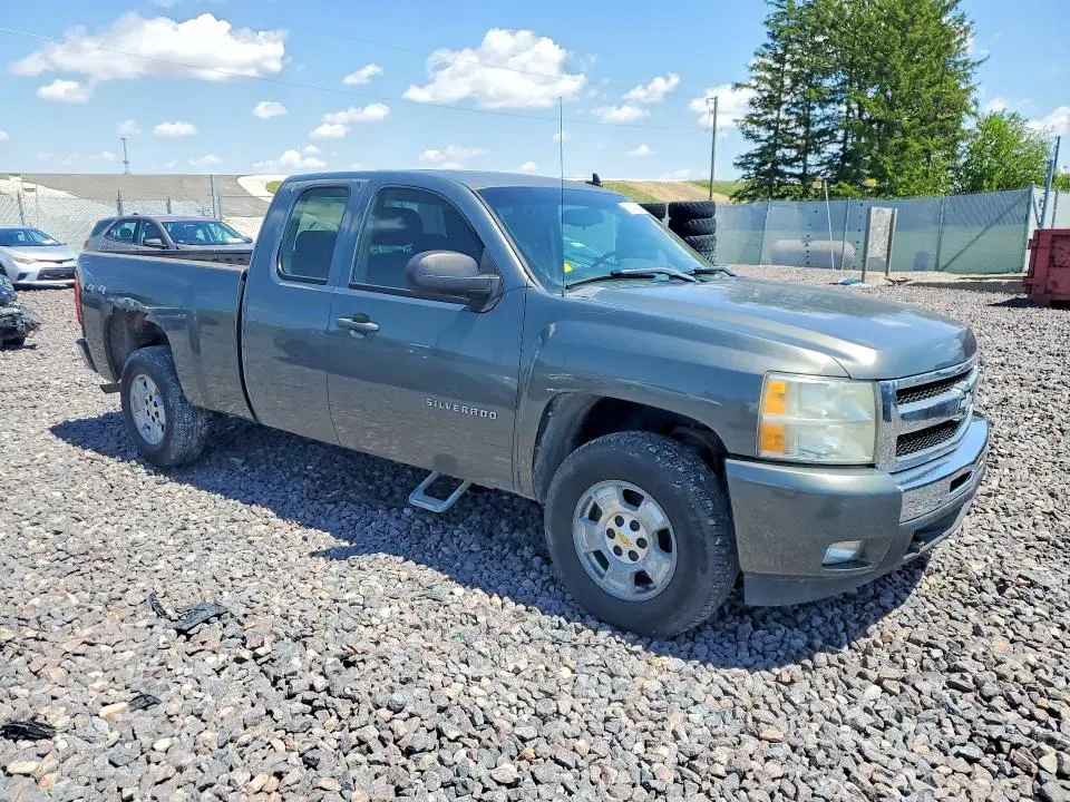 2011 CHEVROLET SILVERADO K1500 LT  