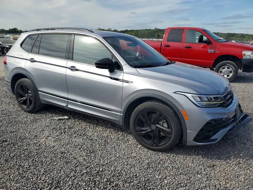 2024 VOLKSWAGEN TIGUAN SE R-LINE BLACK  
