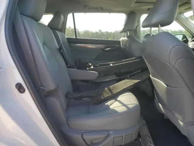 2022 TOYOTA HIGHLANDER LIMITED  