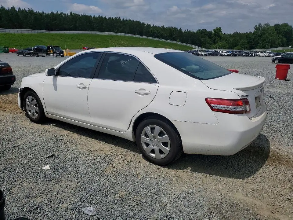2010 TOYOTA CAMRY LE  