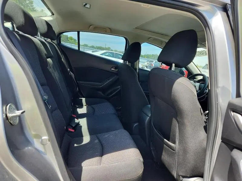 2016 MAZDA 3 TOURING  