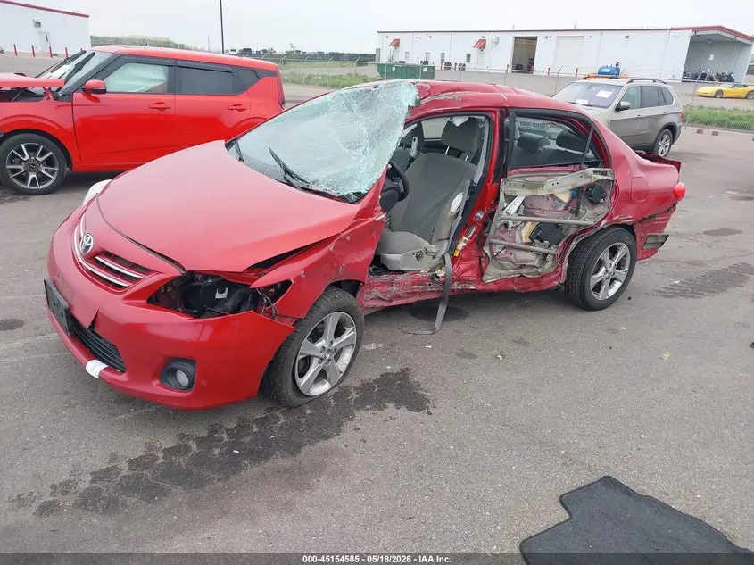 2013 TOYOTA COROLLA LE