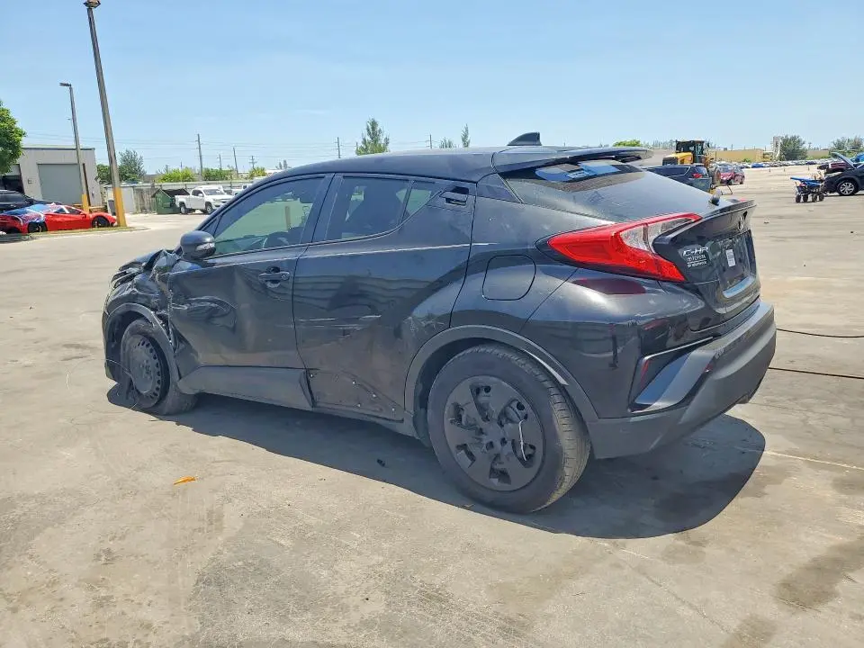 2019 TOYOTA C-HR LE  