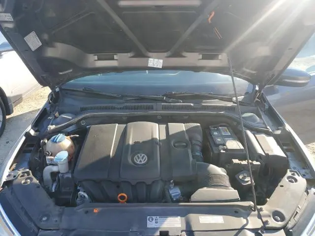 2013 VOLKSWAGEN JETTA SE  
