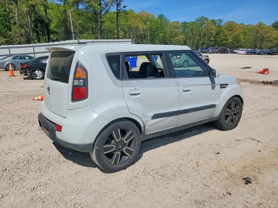 2010 KIA SOUL +  