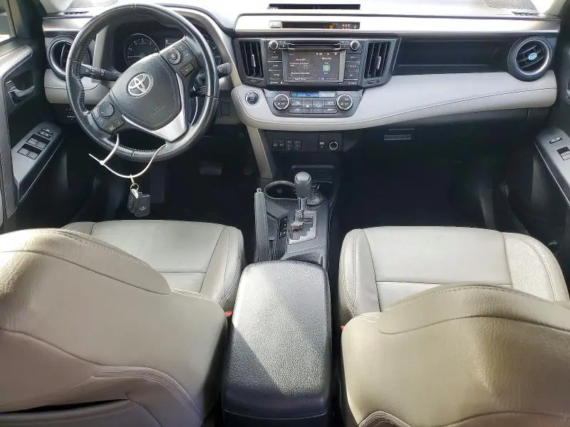 2018 TOYOTA RAV4 XLE  