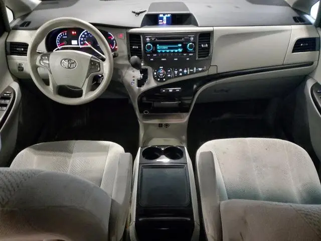 2013 TOYOTA SIENNA LE  