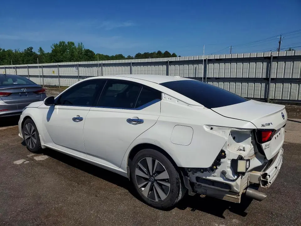 2022 NISSAN ALTIMA SL  