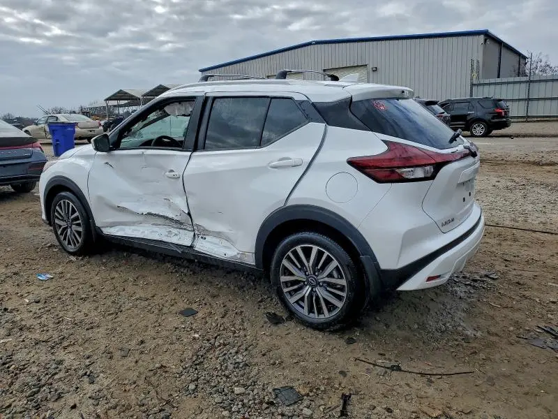 2024 NISSAN KICKS SV  