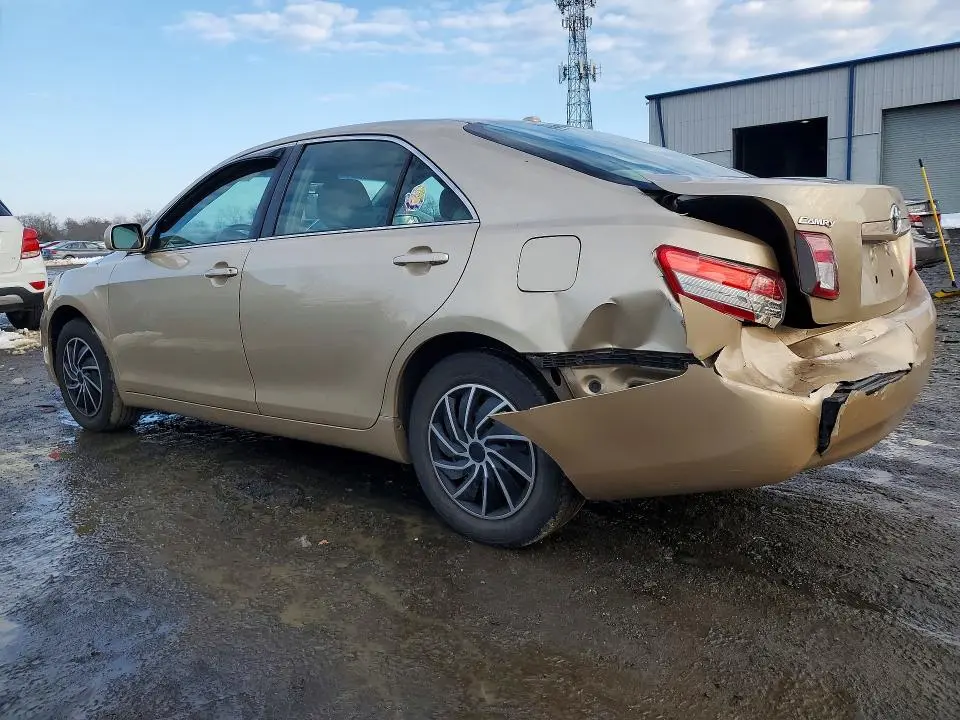 2011 TOYOTA CAMRY LE  
