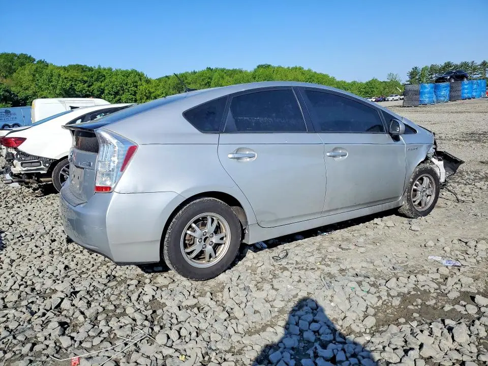 2011 TOYOTA PRIUS THREE  