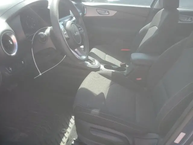 2023 KIA FORTE LX  