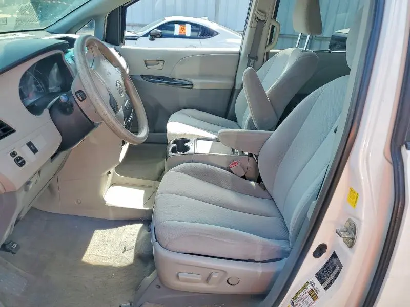 2011 TOYOTA SIENNA LE  